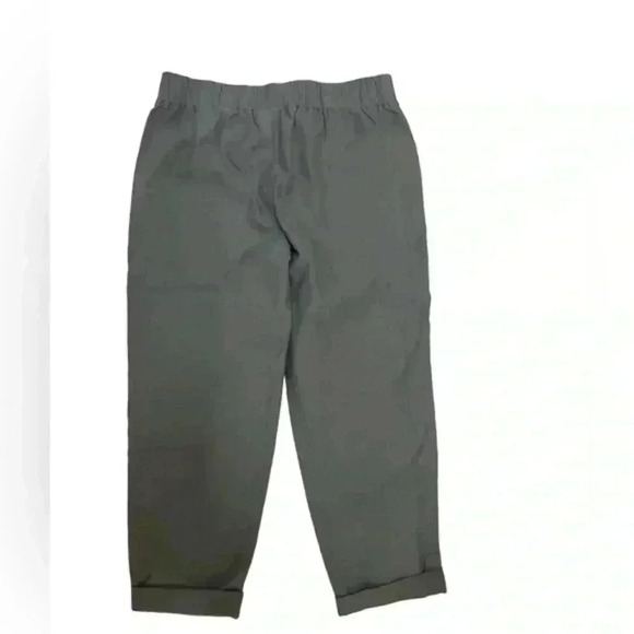 Talbots Army Green‎ Cuffed Capris, size 2 - Picture 2 of 4